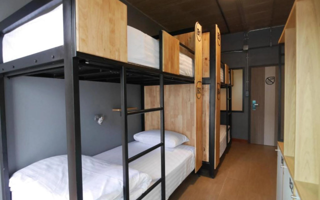 Ray Coffee Bar & Hostel - Adults Only