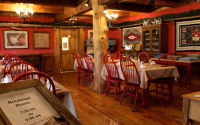 The Lodge at Red River Ranch