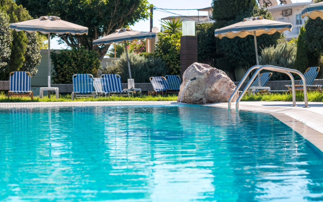 Stamos Plus Hotel