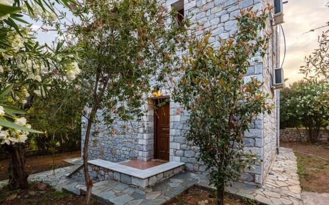 Mani Stone Luxury Villa Leisure by the Pool