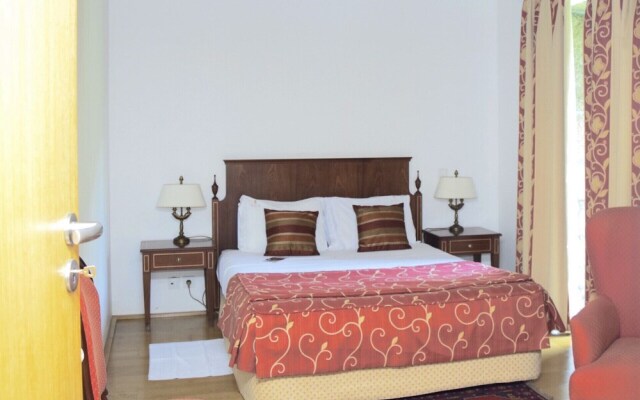 Mosteiro De S. Cristovao De Lafoes