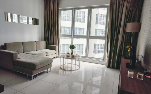 Regalia Residence @ KLCC View Sky Pool by KC