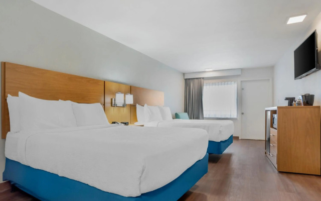 Chateau Beachfront Hotel, A By The Sea Resort