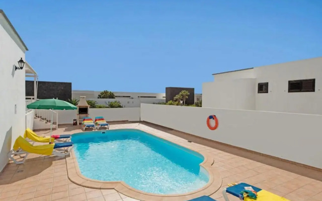 Villa Diama With 3 Bedrooms and 2 Bathrooms