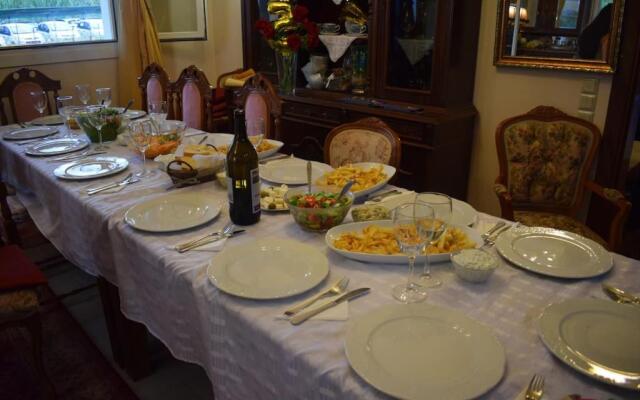 Private Villa AKOBARA, 2km from city center