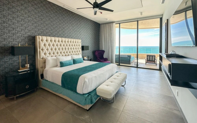 Beachtop Haven 2BR Condo at Iconic Sandy Beach