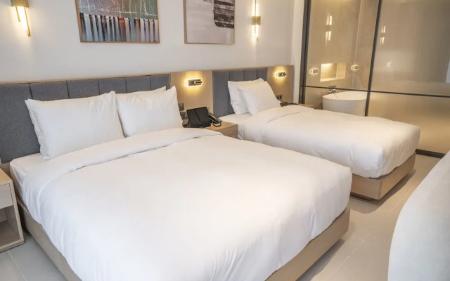 Wave M Hotel West