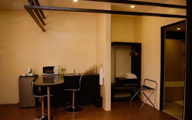 Sun City Suites