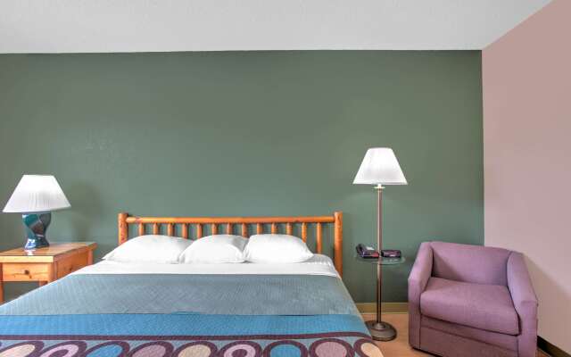 Super 8 by Wyndham Ticonderoga