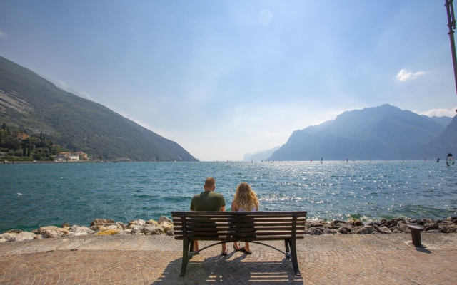 Torbole Relax, Pool & Balcony Apartment 2