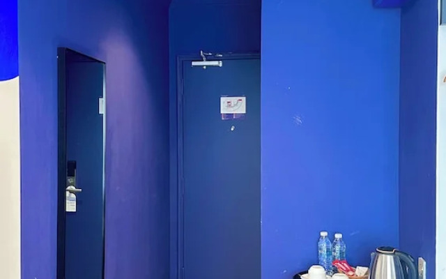 Ukiyo Hotel by manatidur