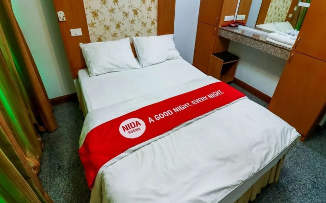 Nida Rooms Petkasem 581 Golden Place