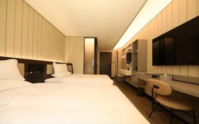 Hanting Hotel Shanghai Babaiban Pudian Road Metro Station