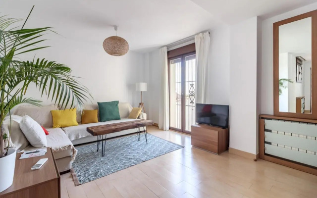 Beautiful Duplex-City Center. Parking by the house