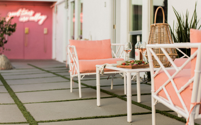 The Wesley by AvantStay – Mid-Century Modern Oasis with Pool