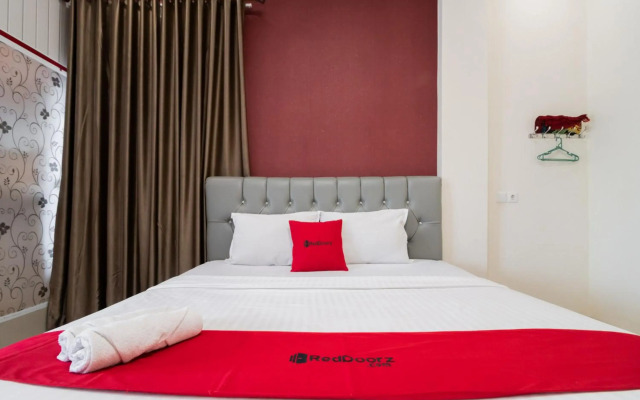 OYO 1648 Penginapan Three Joye