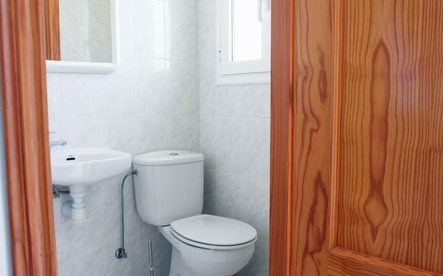 Delightful Villa in Vilacolum With Swimming Pool