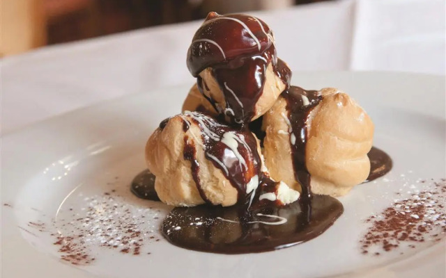 Best Western Three Swans Hotel