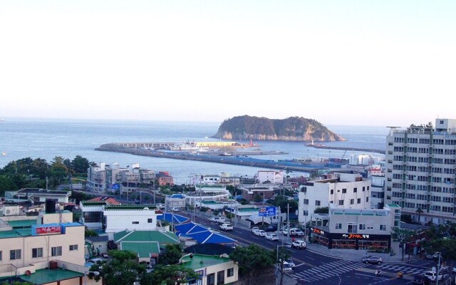 Seogwipo Rich Stay