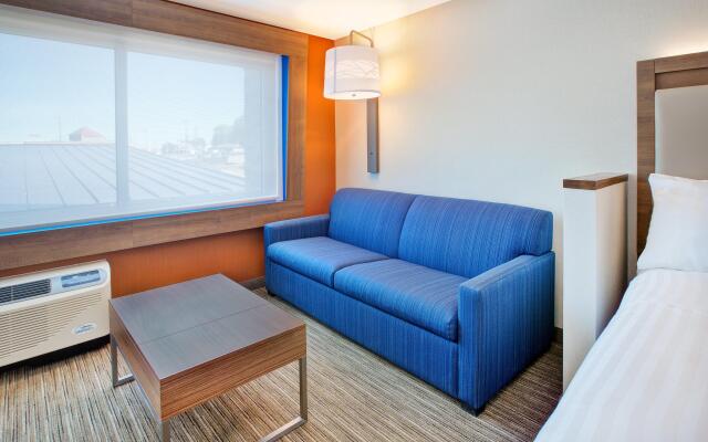 Holiday Inn Express & Suites New Castle by IHG