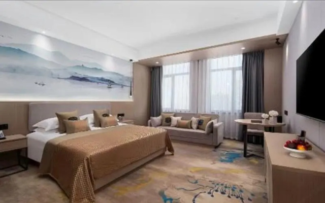 RuiLi Blossom Hotel
