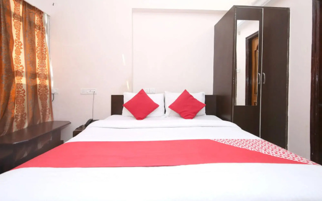 OYO 9305 Hotel Dwarika Inn