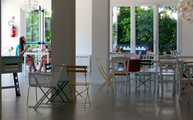 Meet Gardalake Hostel