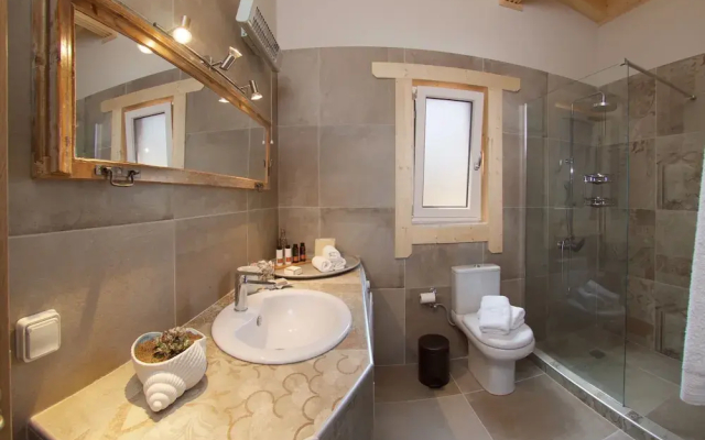 Driftwood Villa