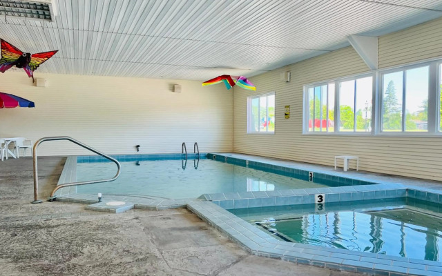 Court Plaza Inn & Suites