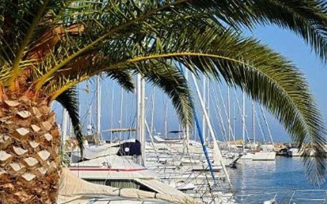 Appartement Le Lavandou, 2 pièces, 4 personnes - FR-1-251-295