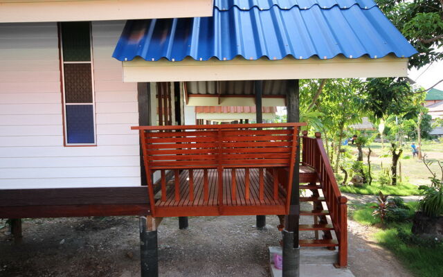 Lanta Andaleaf Bungalow