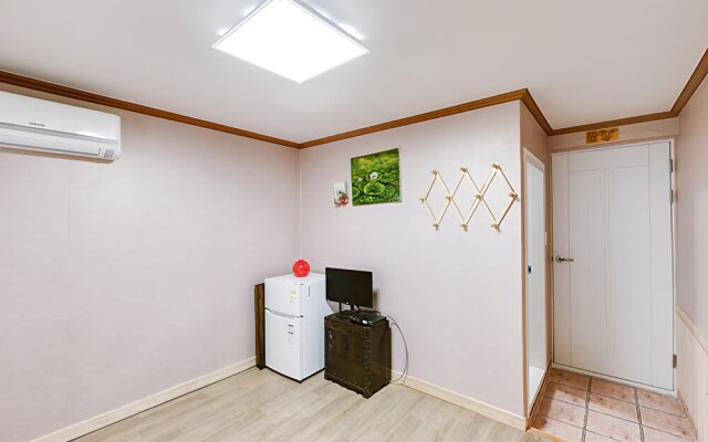 Gyeongju Kkotdam Pension