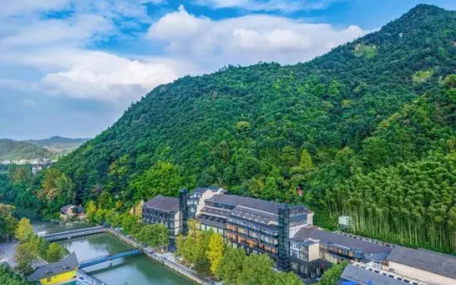 Anji Meilin  Resort