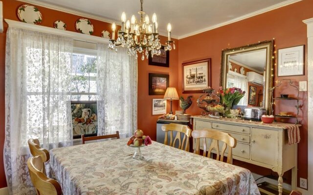 Hillcrest House Bed & Breakfast