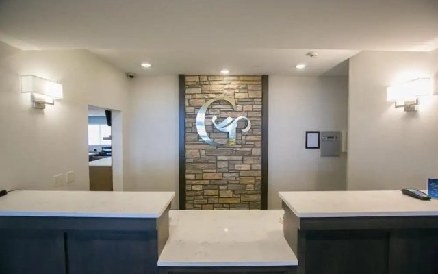GrandStay Hotel & Suites