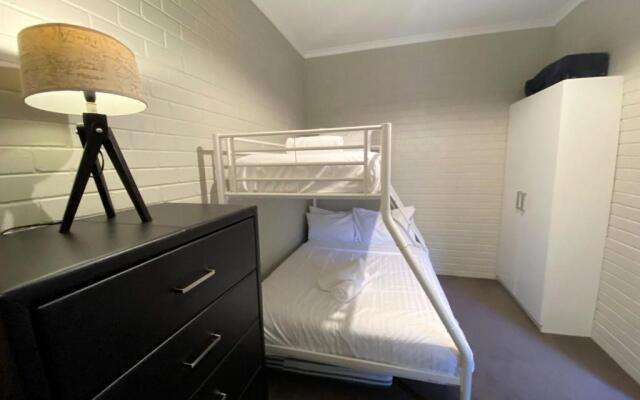 Summit 9 - Modern and stylish newly renovated apartment