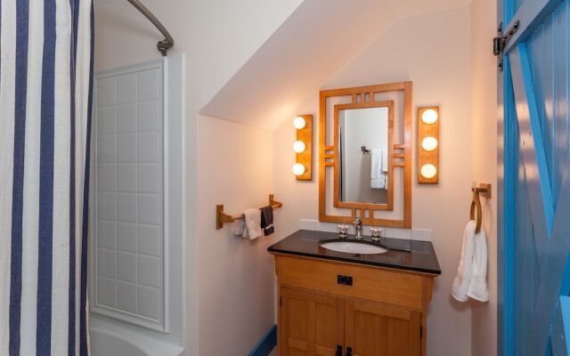 The Inn at Buck Hollow Farm