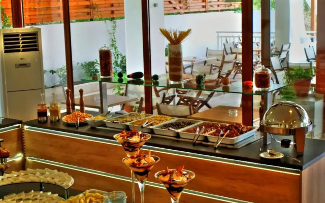 Maranton Beach Hotel