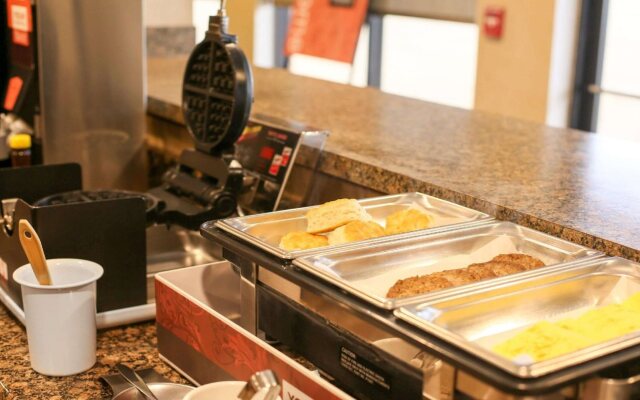 Comfort Inn & Suites Leeds I-20