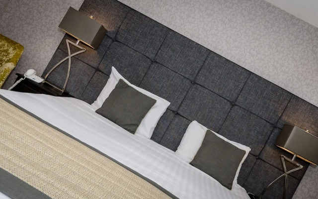 The Melbreak Hotel