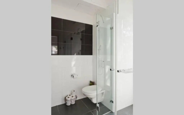 Gordon beach! 2 bedrooms great location