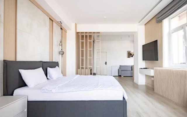 . Piccolo Mondo by Citybookings