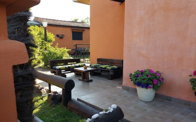 Riko & Mima Apartment