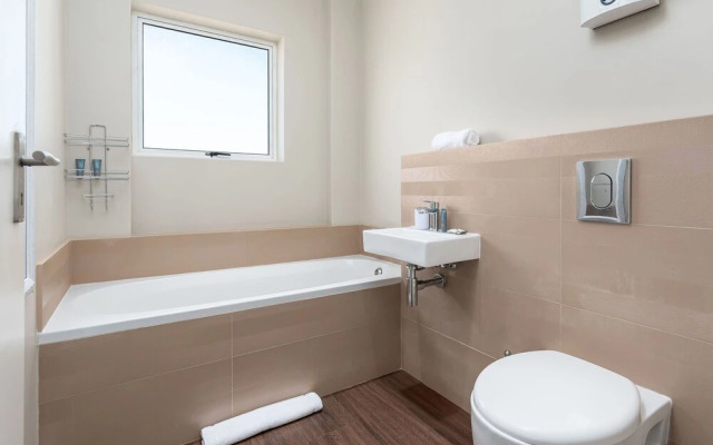 Century on Lake Luxury Apartments