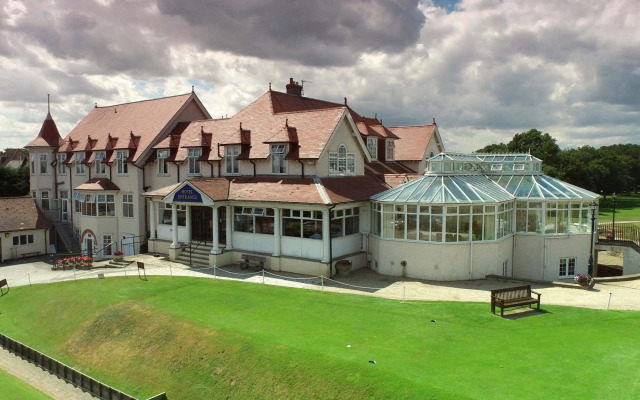 North Shore Hotel & Golf Club