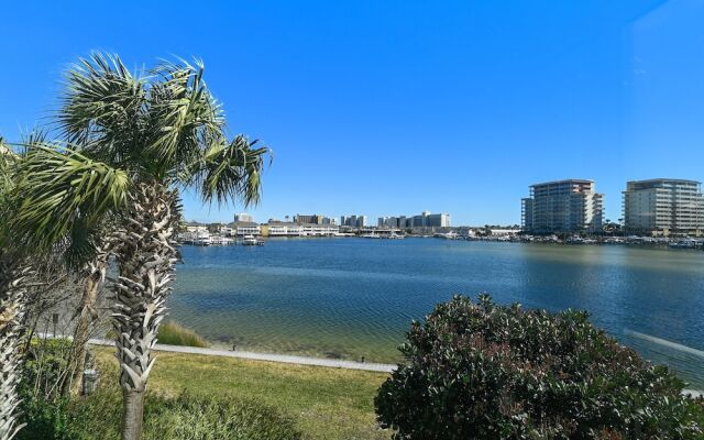 DP 202C Recently renovated 2 bedroom condo near Destin Harbor and amazing views by RedAwning