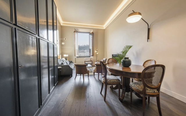 Luxury River View Apartment by MMega