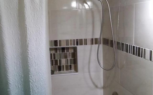 Zipcode Hideaway Guesthouse