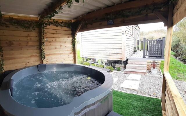 Shepherds Hut With hot tub on Anglesey North Wales
