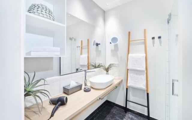 Uber Fluss Apartments